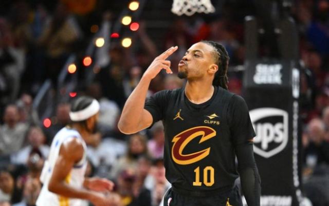 半场领先42分暴虐勇士 骑士不败金身谁能打破？